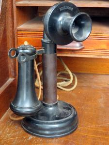 ANTIQUE PHONE